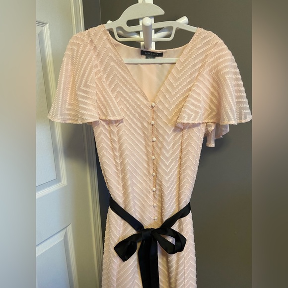 XL Suzy Shier dress. Colour is pink with textured pattern and black belt. - Picture 3 of 3